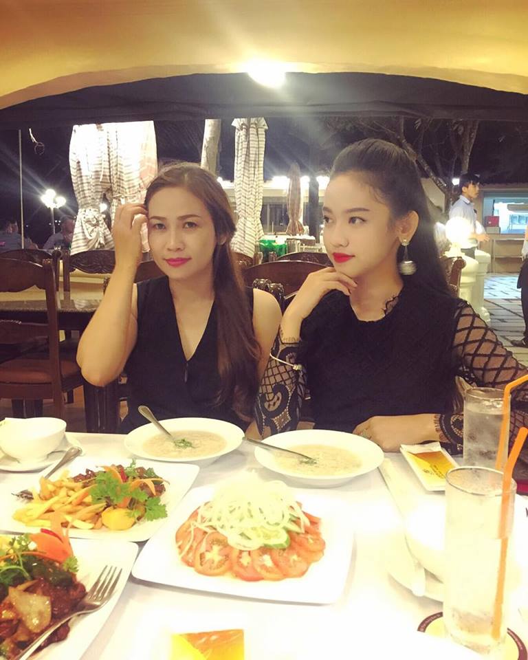 Hot girl Thúy Vi: Mẹ nghỉ làm, sống bằng tiền con gái lo - Ảnh 7. Hot girl Thúy Vi: Mẹ nghỉ làm, sống bằng tiền con gái lo - Ảnh 7.