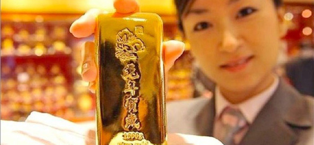 Không riêng Việt Nam, người dân Nhật cũng đang điên cuồng vì vàng - Ảnh 2.