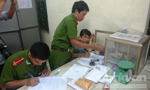 Bắt khẩn cấp giám đốc sử dụng hàng nóng buôn ma túy - Ảnh 2. Bắt khẩn cấp giám đốc sử dụng hàng nóng buôn ma túy - Ảnh 2.