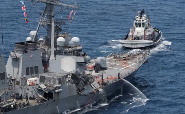 Vụ tàu khu trục USS Fitzgerald va tàu hàng: Hé lộ những chi tiết mới Vụ tàu khu trục USS Fitzgerald va tàu hàng: Hé lộ những chi tiết mới