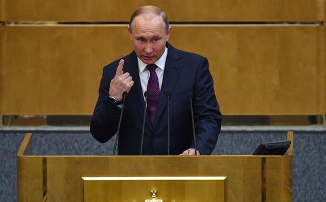 Tổng thống Putin ký sắc lệnh cho phép Nga trừng phạt Ukraine Tổng thống Putin ký sắc lệnh cho phép Nga trừng phạt Ukraine