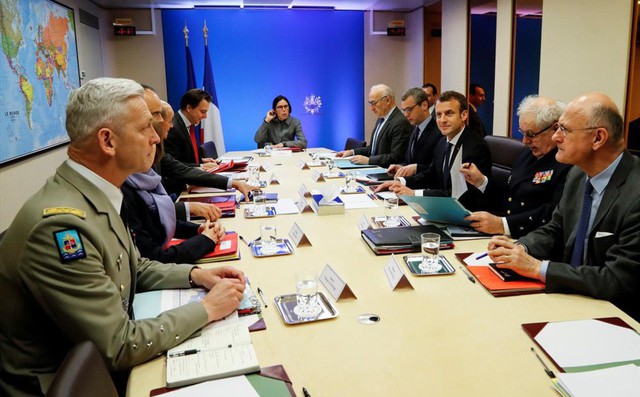 Tấn công Syria, Tổng thống Pháp "ghi điểm" với ông Trump trước chuyến thăm Mỹ?