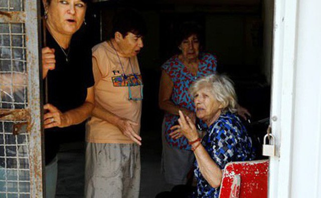 Ông Trump "mua trước, trả sau"