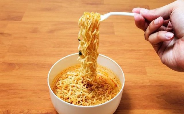 Bạn đã ăn mì ăn liền đúng cách? Bạn đã ăn mì ăn liền đúng cách?