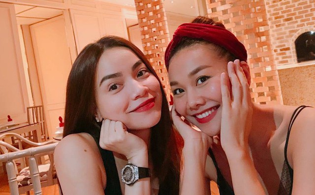 Khoe ảnh vui tươi bên Thanh Hằng, Hồ Ngọc Hà lại để lộ khuyết điểm dáng vóc vì kiểu trang phục này Khoe ảnh vui tươi bên Thanh Hằng, Hồ Ngọc Hà lại để lộ khuyết điểm dáng vóc vì kiểu trang phục này