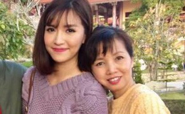 Chân dung mẹ ruột trẻ trung, thích gọi mày xưng tao với ca sĩ Bích Phương Chân dung mẹ ruột trẻ trung, thích gọi mày xưng tao với ca sĩ Bích Phương