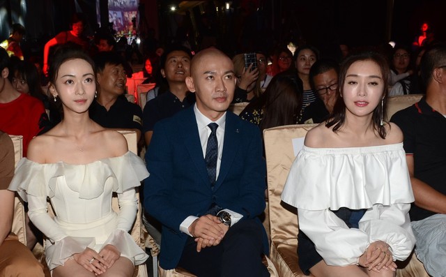 “Ngụy Anh Lạc” ngoài đời thực: Mặt xinh nhưng vì thân hình quá mảnh khảnh nên mặc gì cũng khó đẹp lên được “Ngụy Anh Lạc” ngoài đời thực: Mặt xinh nhưng vì thân hình quá mảnh khảnh nên mặc gì cũng khó đẹp lên được