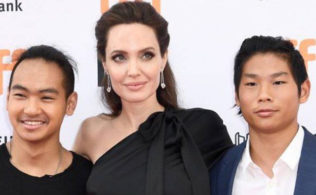 Chi phí nuôi con khổng lồ của Brad Pitt - Angelina Jolie: Mỗi năm mất 6,4 tỷ thuê bảo mẫu và 34 tỷ để thuê vệ sĩ Chi phí nuôi con khổng lồ của Brad Pitt - Angelina Jolie: Mỗi năm mất 6,4 tỷ thuê bảo mẫu và 34 tỷ để thuê vệ sĩ