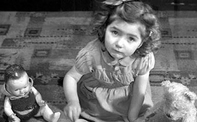 Chùm ảnh đen trắng ấn tượng về tuổi thơ của những đứa trẻ thế kỷ 20