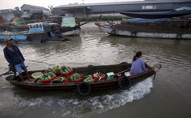 Trung Quốc đang âm thầm thôn tính Mekong bằng cả cây gậy và củ cà rốt Trung Quốc đang âm thầm thôn tính Mekong bằng cả cây gậy và củ cà rốt