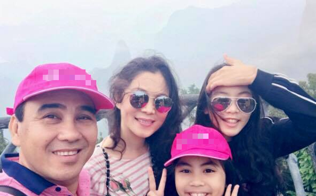 Khoe ảnh du lịch nước ngoài, vợ Quyền Linh vô tình để lộ sở thích đặc biệt của ông xã Khoe ảnh du lịch nước ngoài, vợ Quyền Linh vô tình để lộ sở thích đặc biệt của ông xã