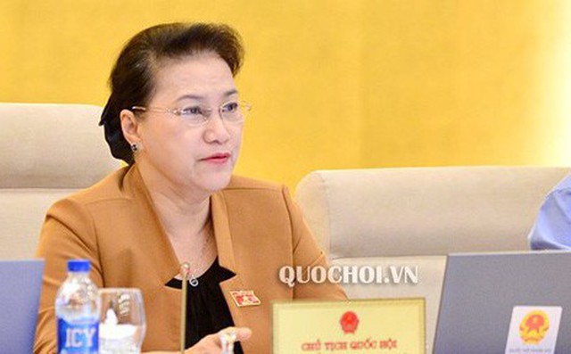 Chủ tịch Quốc hội: “Nhìn trẻ con học khổ sở thấy rất thương!”