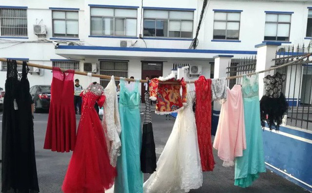 73 chiếc váy cưới lần lượt mất tích bí ẩn và lời trần tình dở khóc dở cười của tên trộm sau khi bị cảnh sát tóm gáy 73 chiếc váy cưới lần lượt mất tích bí ẩn và lời trần tình dở khóc dở cười của tên trộm sau khi bị cảnh sát tóm gáy