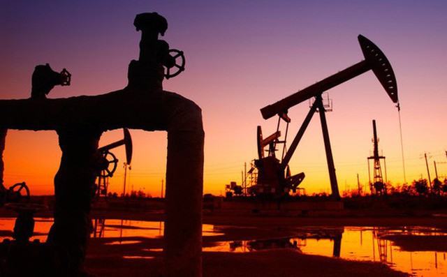 Giá dầu liên tiếp giảm dù Mỹ tái áp trừng phạt lên Iran