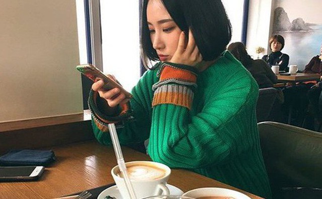 Đạo diễn Lê Hoàng: Với một cô gái hiện đại việc đi cafe quan trọng chỉ xếp sau công ty và đứng trước cả tiệm gội đầu Đạo diễn Lê Hoàng: Với một cô gái hiện đại việc đi cafe quan trọng chỉ xếp sau công ty và đứng trước cả tiệm gội đầu