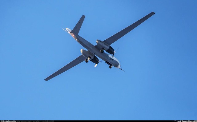Nga đưa máy bay không người lái trinh sát - tấn công hạng nặng cất cánh thử nghiệm