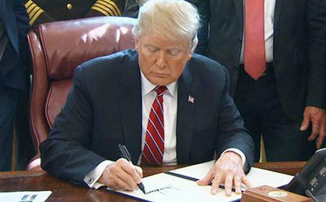 Hé lộ số vàng trong ngân hàng của Tổng thống Donald Trump