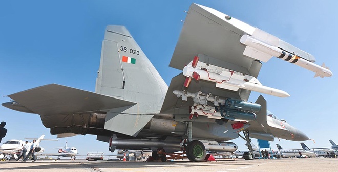 Ấn Độ bán máy bay chiến đấu, tên lửa và nâng cấp tàu chiến cho VN