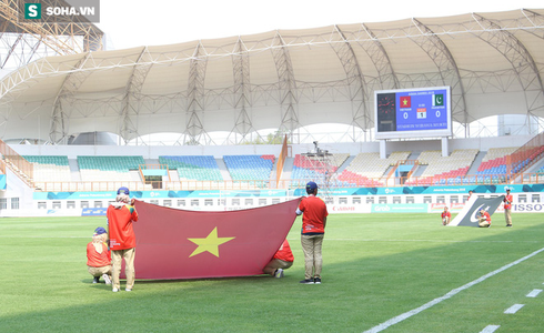 TRỰC TIẾP U23 Việt Nam 3-0 U23 Pakistan: Công Phượng ghi bàn sau 2 lần đá hỏng penalty 15