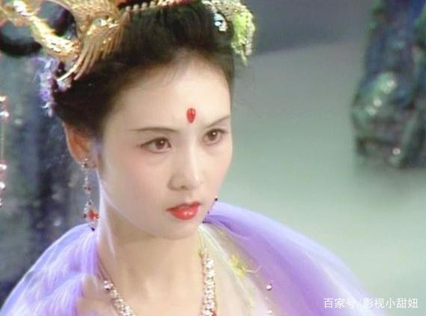 Hằng Nga đẹp nhất màn ảnh của Tây Du Ký 1986: Đại gia với đời tư viên mãn, nhan sắc vẫn gây sốt ở tuổi 61 - Ảnh 2. Hằng Nga đẹp nhất màn ảnh của Tây Du Ký 1986: Đại gia với đời tư viên mãn, nhan sắc vẫn gây sốt ở tuổi 61 - Ảnh 2.