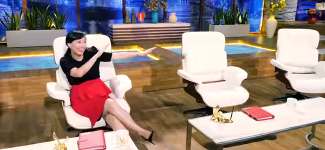 Mở nhạc sàn lên “quẩy” khí thế giữa phim trường, Shark Linh khiến nhiều người há hốc mồm vì khía cạnh mới từ trước đến nay chưa bao giờ thấy! - Ảnh 4. Mở nhạc sàn lên “quẩy” khí thế giữa phim trường, Shark Linh khiến nhiều người há hốc mồm vì khía cạnh mới từ trước đến nay chưa bao giờ thấy! - Ảnh 4.