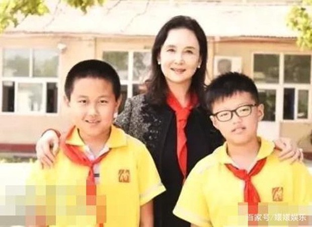 Hằng Nga đẹp nhất màn ảnh của Tây Du Ký 1986: Đại gia với đời tư viên mãn, nhan sắc vẫn gây sốt ở tuổi 61 - Ảnh 5. Hằng Nga đẹp nhất màn ảnh của Tây Du Ký 1986: Đại gia với đời tư viên mãn, nhan sắc vẫn gây sốt ở tuổi 61 - Ảnh 5.