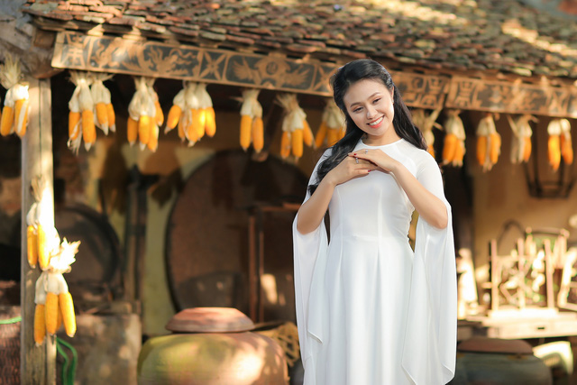 Quán quân Sao Mai Lương Hải Yến ra MV đầu tay tặng mẹ - Ảnh 1. Quán quân Sao Mai Lương Hải Yến ra MV đầu tay tặng mẹ - Ảnh 1.