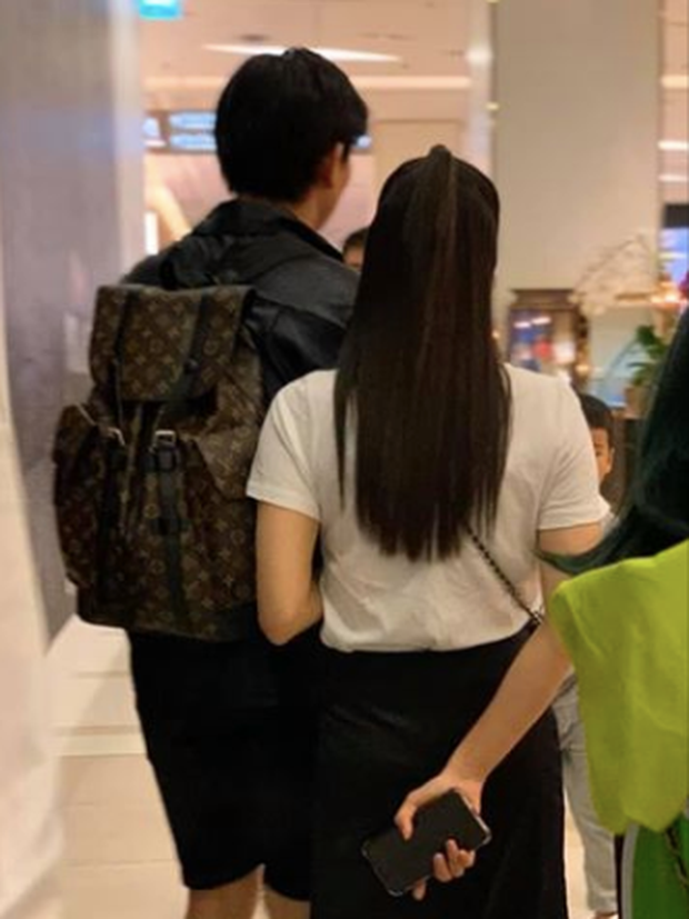 Tim và Trương Quỳnh Anh lại gây hoang mang tột độ: Sánh đôi đi Thái du lịch sau tuyên bố không còn chung nhà - Ảnh 2. Tim và Trương Quỳnh Anh lại gây hoang mang tột độ: Sánh đôi đi Thái du lịch sau tuyên bố không còn chung nhà - Ảnh 2.