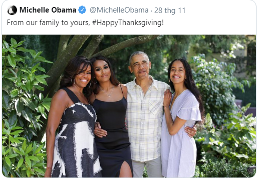 Con gái út của ông Obama lại khiến cộng đồng mạng chao đảo vì quá xinh đẹp và gợi cảm, chiếm hết spotlight của gia đình - Ảnh 1.
