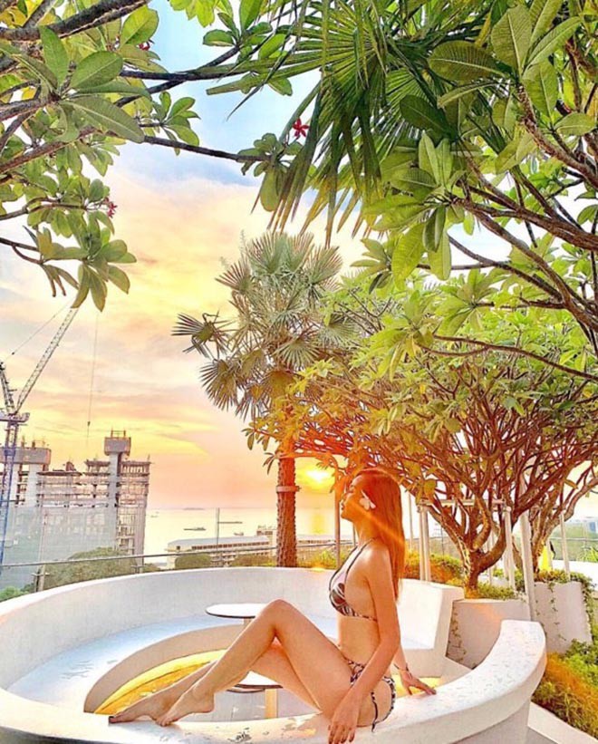 Sau khi ly hôn chồng đại gia, Huyền Lizzie tung ảnh bikini nóng bỏng - Ảnh 4. Sau khi ly hôn chồng đại gia, Huyền Lizzie tung ảnh bikini nóng bỏng - Ảnh 4.