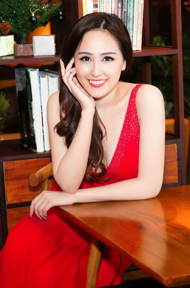 Mai Phương Thúy giàu có, xinh đẹp nhưng khi yêu vẫn phải lạy lục, xin người yêu quay lại - Ảnh 4. Mai Phương Thúy giàu có, xinh đẹp nhưng khi yêu vẫn phải lạy lục, xin người yêu quay lại - Ảnh 4.