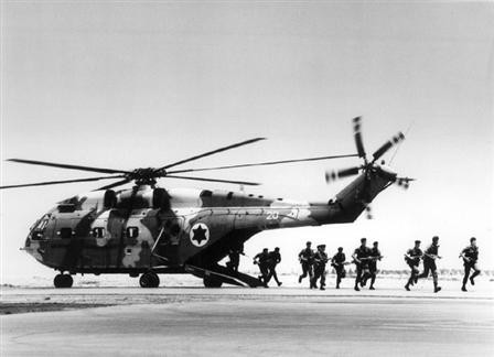 Phi vụ đặc biệt giải cứu các phi công Israel bị bắn rơi - KQ Ai Cập từng suýt bị xóa sổ - Ảnh 4. Phi vụ đặc biệt giải cứu các phi công Israel bị bắn rơi - KQ Ai Cập từng suýt bị xóa sổ - Ảnh 4.