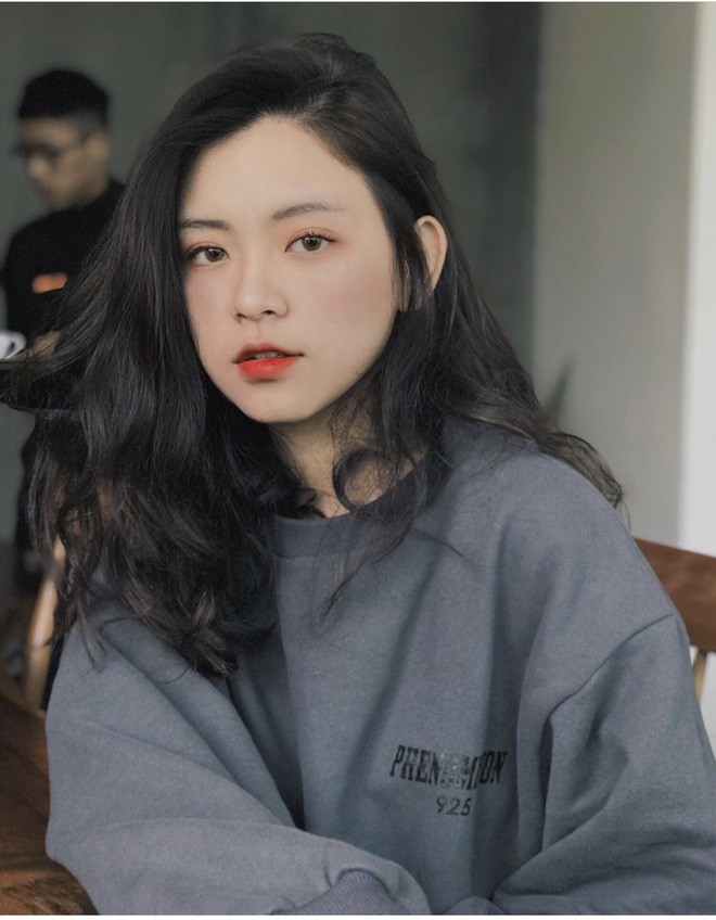 Nữ sinh trường con nhà giàu ở Hà Nội được truy lùng chỉ vì một nụ cười toả sáng, biết profile chi tiết càng nể phục hơn - Ảnh 1. Nữ sinh trường con nhà giàu ở Hà Nội được truy lùng chỉ vì một nụ cười toả sáng, biết profile chi tiết càng nể phục hơn - Ảnh 1.