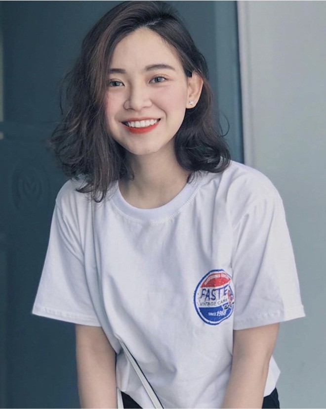Nữ sinh trường con nhà giàu ở Hà Nội được truy lùng chỉ vì một nụ cười toả sáng, biết profile chi tiết càng nể phục hơn - Ảnh 15. Nữ sinh trường con nhà giàu ở Hà Nội được truy lùng chỉ vì một nụ cười toả sáng, biết profile chi tiết càng nể phục hơn - Ảnh 15.