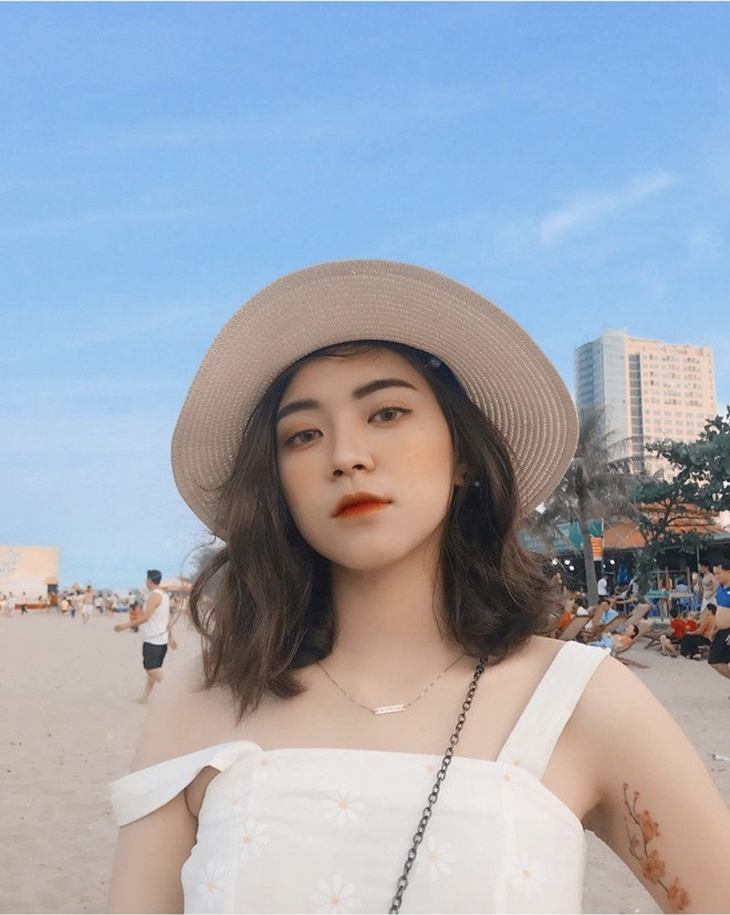 Nữ sinh trường con nhà giàu ở Hà Nội được truy lùng chỉ vì một nụ cười toả sáng, biết profile chi tiết càng nể phục hơn - Ảnh 4. Nữ sinh trường con nhà giàu ở Hà Nội được truy lùng chỉ vì một nụ cười toả sáng, biết profile chi tiết càng nể phục hơn - Ảnh 4.