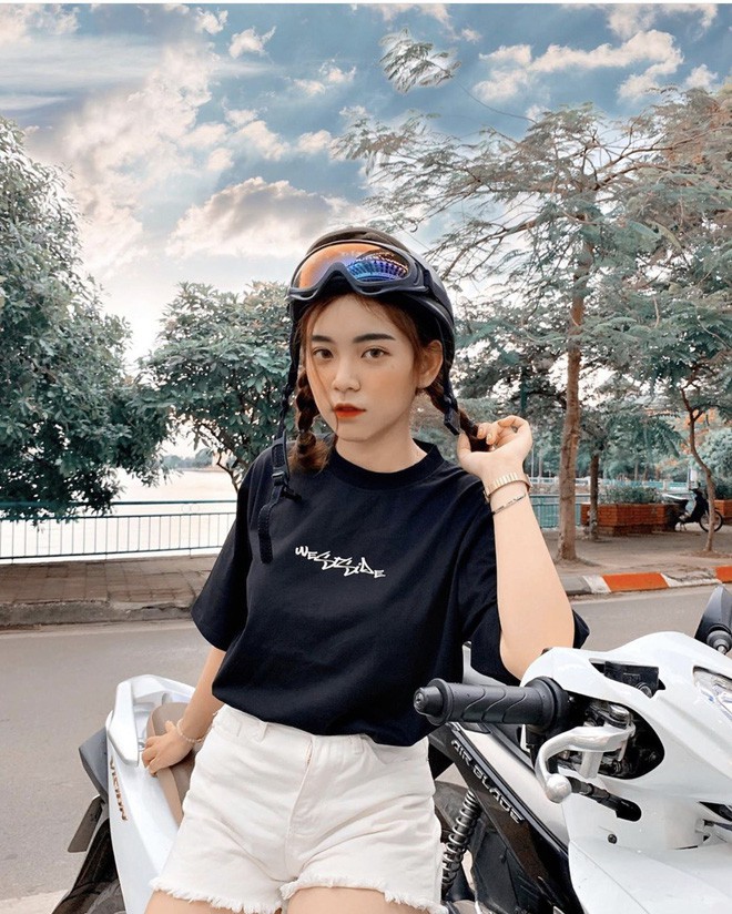 Nữ sinh trường con nhà giàu ở Hà Nội được truy lùng chỉ vì một nụ cười toả sáng, biết profile chi tiết càng nể phục hơn - Ảnh 8. Nữ sinh trường con nhà giàu ở Hà Nội được truy lùng chỉ vì một nụ cười toả sáng, biết profile chi tiết càng nể phục hơn - Ảnh 8.