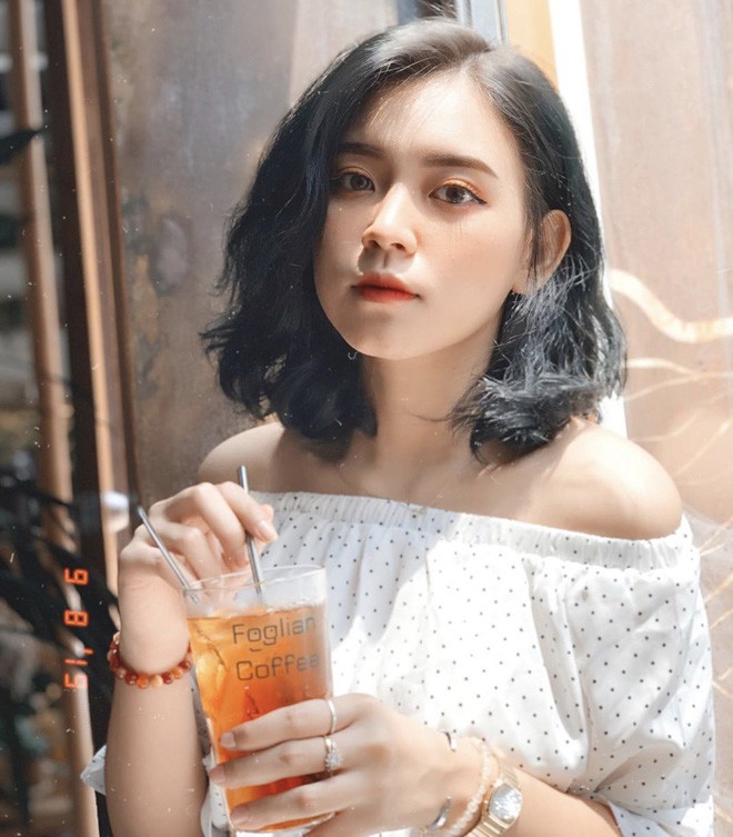 Nữ sinh trường con nhà giàu ở Hà Nội được truy lùng chỉ vì một nụ cười toả sáng, biết profile chi tiết càng nể phục hơn - Ảnh 10. Nữ sinh trường con nhà giàu ở Hà Nội được truy lùng chỉ vì một nụ cười toả sáng, biết profile chi tiết càng nể phục hơn - Ảnh 10.