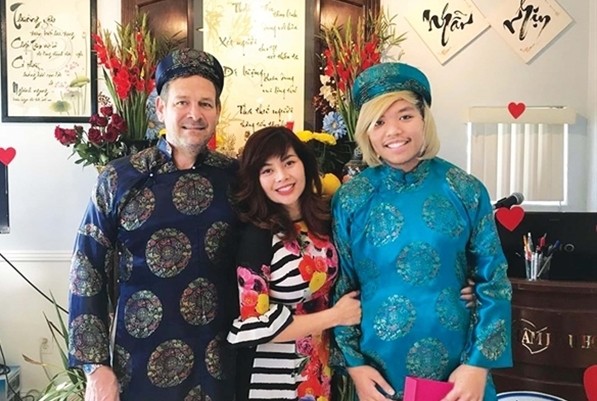 Nữ ca sĩ Việt sang Mỹ gợi cảm, giàu có, tình duyên lận đận - Ảnh 4. Nữ ca sĩ Việt sang Mỹ gợi cảm, giàu có, tình duyên lận đận - Ảnh 4.