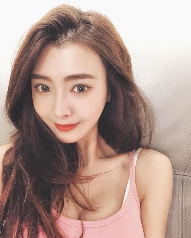 Cô gái bỗng được xin info rầm rầm nhờ bức ảnh chụp sau lưng, tới lúc được ngắm nhan sắc còn trầm trồ hơn rất nhiều - Ảnh 4. Cô gái bỗng được xin info rầm rầm nhờ bức ảnh chụp sau lưng, tới lúc được ngắm nhan sắc còn trầm trồ hơn rất nhiều - Ảnh 4.