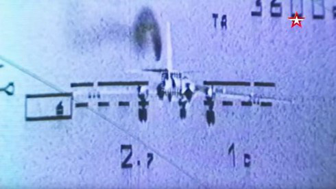 Choáng khi Su-25 Nga sử dụng tên lửa chống tăng tiêu diệt máy bay ném bom - Ảnh 1. Choáng khi Su-25 Nga sử dụng tên lửa chống tăng tiêu diệt máy bay ném bom - Ảnh 1.