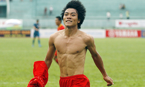Giọt nước mắt SEA Games, xin rời ĐTVN và phút huy hoàng để đời của “thần tài” bóng đá Việt - Ảnh 1.