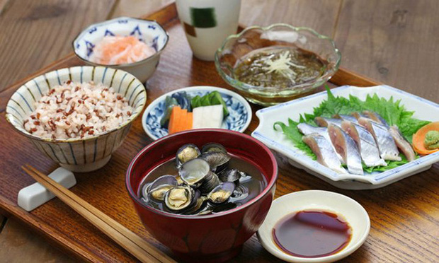 7 thói quen ăn uống đáng học hỏi của người Nhật, giúp họ có tuổi thọ cao nhất thế giới - Ảnh 3.