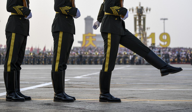Sức mạnh quân đội Trung Quốc trong bước ngoặt hối thúc ngân sách lớn hơn - Ảnh 1.