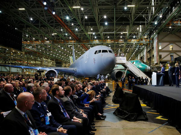Airbus vượt mặt Boeing, là hãng hàng không đầu tiên trên thế giới có thể bơm xăng tự động khi đang bay - Ảnh 10.