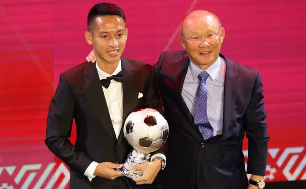 NÓNG: Hùng Dũng bất ngờ được gọi bổ sung vào ĐT Việt Nam, thầy Park tính kế cho AFF Cup?