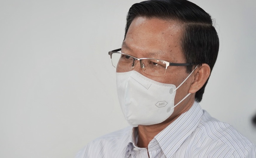 Tân Chủ tịch TP.HCM trả lời trực tuyến với kỷ lục hơn 170.000 theo dõi: "Tôi xin nhận khuyết điểm với bà con" Tân Chủ tịch TP.HCM trả lời trực tuyến với kỷ lục hơn 170.000 theo dõi: "Tôi xin nhận khuyết điểm với bà con"