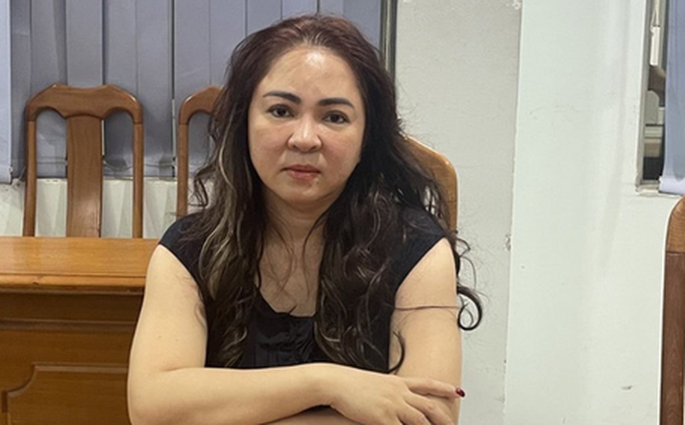 Đại học Luật TPHCM lên tiếng về giảng viên livestream cùng bà Nguyễn Phương Hằng