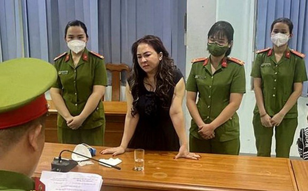 Một phụ nữ tố cáo bị YouTuber Long Ngô xúc phạm trong livestream của bà Phương Hằng