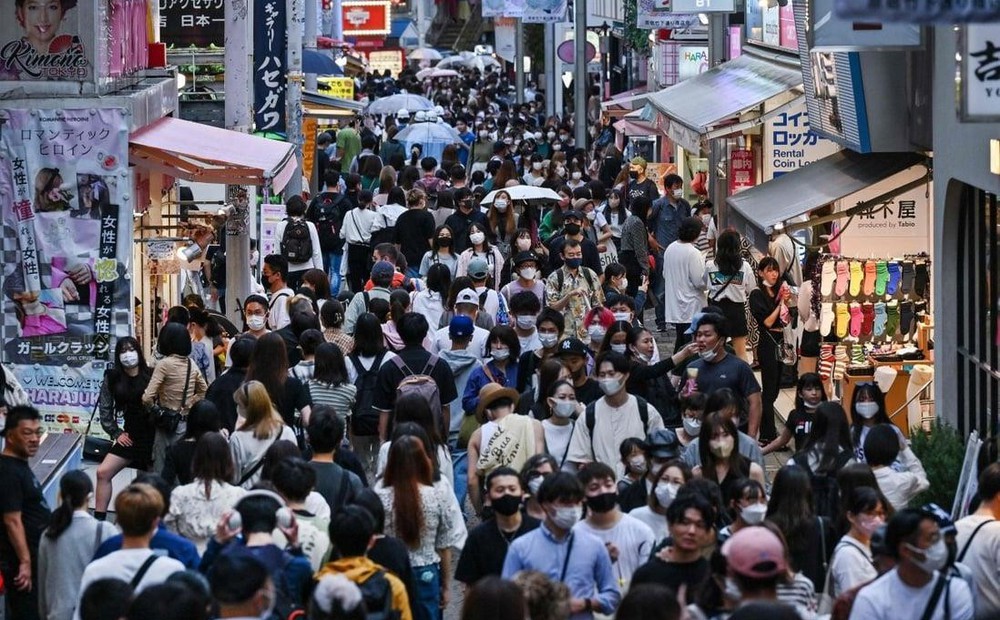 Châu Á "sục sôi" vì khách du lịch TQ quay lại: Cháy vé máy bay sang nhiều nước; Singapore cấp tốc tuyển hàng loạt HDV tiếng Trung Châu Á "sục sôi" vì khách du lịch TQ quay lại: Cháy vé máy bay sang nhiều nước; Singapore cấp tốc tuyển hàng loạt HDV tiếng Trung