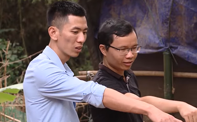 Người đàn ông bỏ nghề giáo về bản, nuôi thần kê, giá hàng chục triệu đồng/con Người đàn ông bỏ nghề giáo về bản, nuôi thần kê, giá hàng chục triệu đồng/con